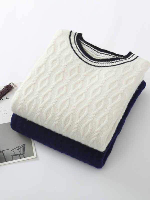 Sveter z 100% vlny, hrubý žakárdny pletený, kruhový výstrih, voľný strih