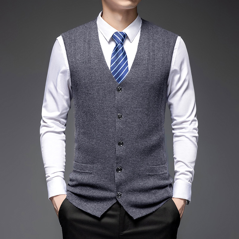 Vlnený vest cardigan, bez rukávov, V-výstrih, zapínanie na jeden rad gombov, hrubý, 100% vlna