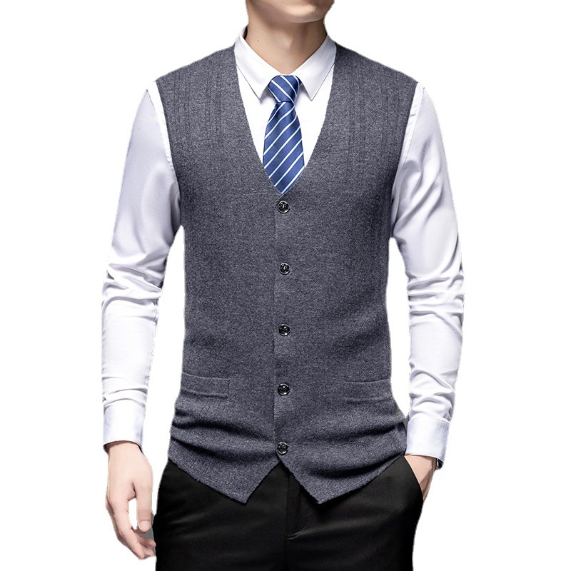 Vlnený vest cardigan, bez rukávov, V-výstrih, zapínanie na jeden rad gombov, hrubý, 100% vlna