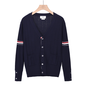 TB BROWIN Cardigan v kórejskom štýle so žakardovým vzorom a pruhovaným dizajnom, V-krk, dlhé rukávy, vlna 30–35%, stredná dĺžka