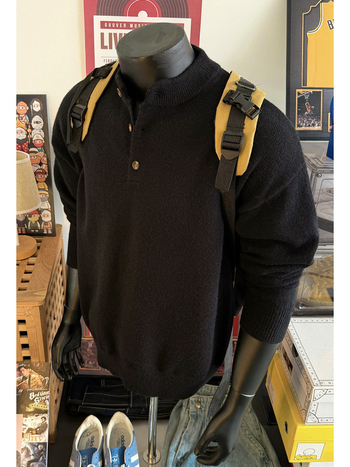 Пуловер, свободна кройка; Акрилова смес 43.8% акрил, 30.9% полиестер, 25.3% найлон; дълъг ръкав; пролет и есен