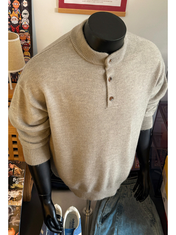 Пуловер, свободна кройка; Акрилова смес 43.8% акрил, 30.9% полиестер, 25.3% найлон; дълъг ръкав; пролет и есен