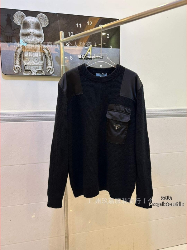 Jacquardový sveter z 100% vlny, okrúhly výstrih, dlhé rukávy, voľný strih, pohodlný materiál