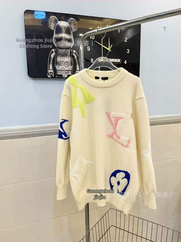 Jacquardový sveter z 100% vlny, okrúhly výstrih, dlhé rukávy, voľný strih, pohodlný materiál