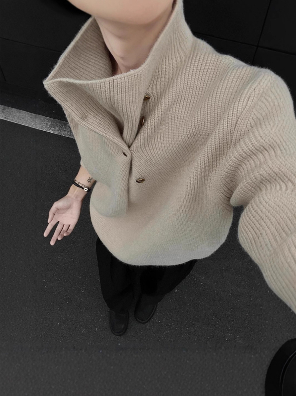 Oversize pleteni pulover s nepravovitim dizajnom gumba i visokim ovratnikom – korejski stil, mješavina vlakana poliestera