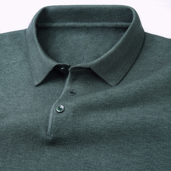 Sveter z kamelovej vlny, flis podšívka, golier turn-down, pletený pulóder, štíhly strih