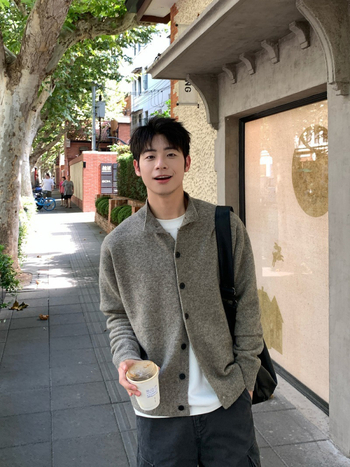 Κορεατικού στυλ γιλέκο- cardigan με κουμπιά, μισουψηλός γιακάς, παχύ πλεκτό, 100% πολυεστέρα, ύφασμα Hundred Flower Velvet, άνετη γραμμή, Χειμώνας 2025