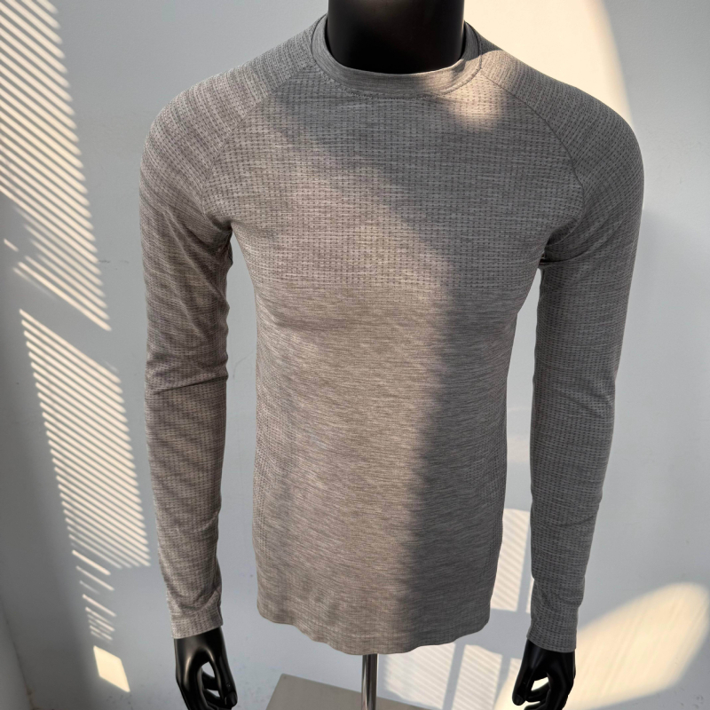 Раглан спортна тениска с дълъг ръкав – слабо прилепнала кройка, дишаща и бързосъхнеща, найлон/полиестер смес