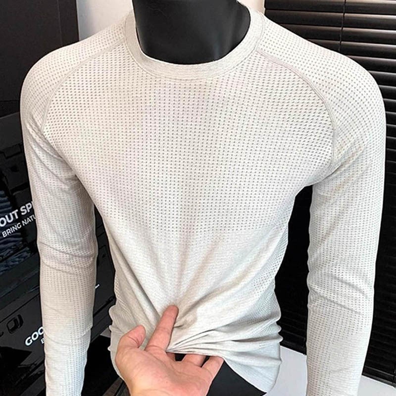 Раглан спортна тениска с дълъг ръкав – слабо прилепнала кройка, дишаща и бързосъхнеща, найлон/полиестер смес