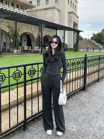 Set casual din două piese pentru femei, cardigan cu fermoar și glugă, mâneci lungi, primăvara 2025.