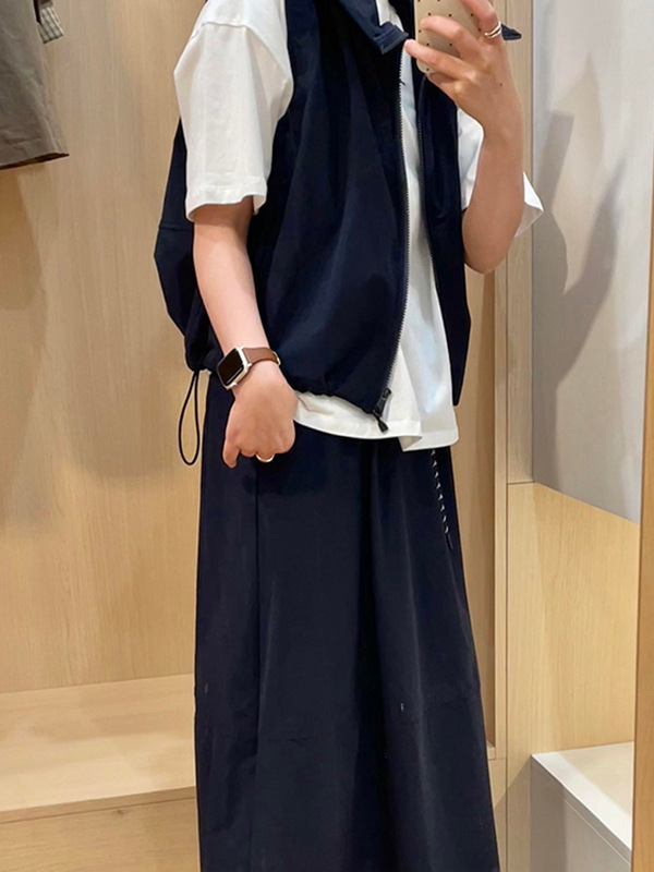 Női ujjatlan mellény nejlon anyagból, egyszerű minta, tavasz 2025, mindennapi közlekedési stílus