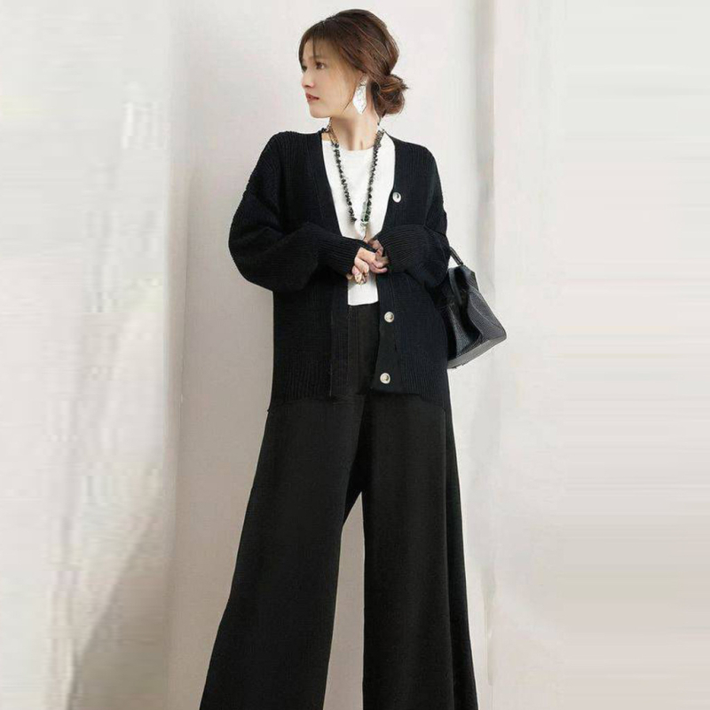 Dvojdielny set: V-krku cardigan svetr s elastickou zadnou páskou v páse a širokými nohami, dlhé rukávy, kašmír, jeseň 2023