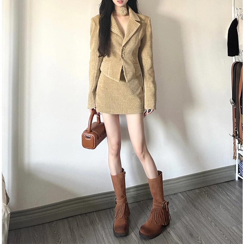 Двукомпонентен костюм в западен стил с акцент върху талията: сако с дълги ръкави и къса пола, есен 2025, полиестер, 3D шарка