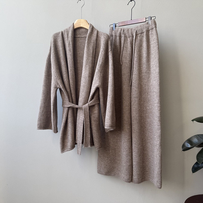 Комплект плетена жилетка и панталони с широки крачоли, пачуърк, висока талия, есен-зима, акрил-полиестер смес