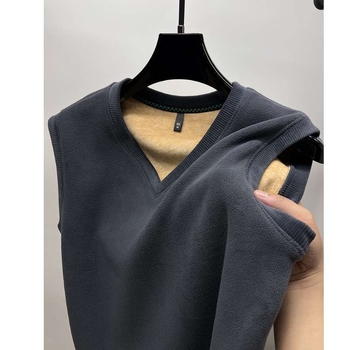 Kordurova vest s V-izrezom, prugasti uzorak, debela, slobodan kroj