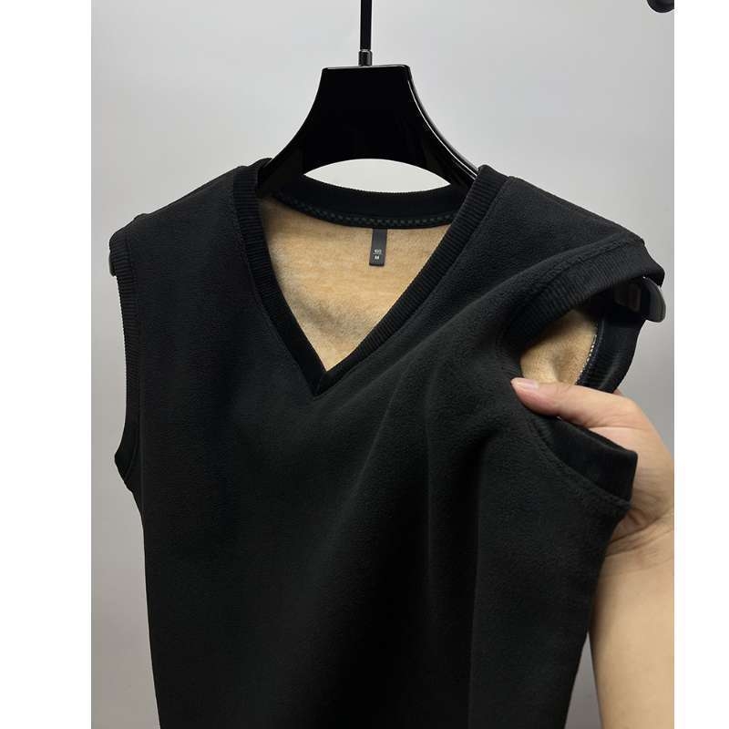 Kordurova vest s V-izrezom, prugasti uzorak, debela, slobodan kroj