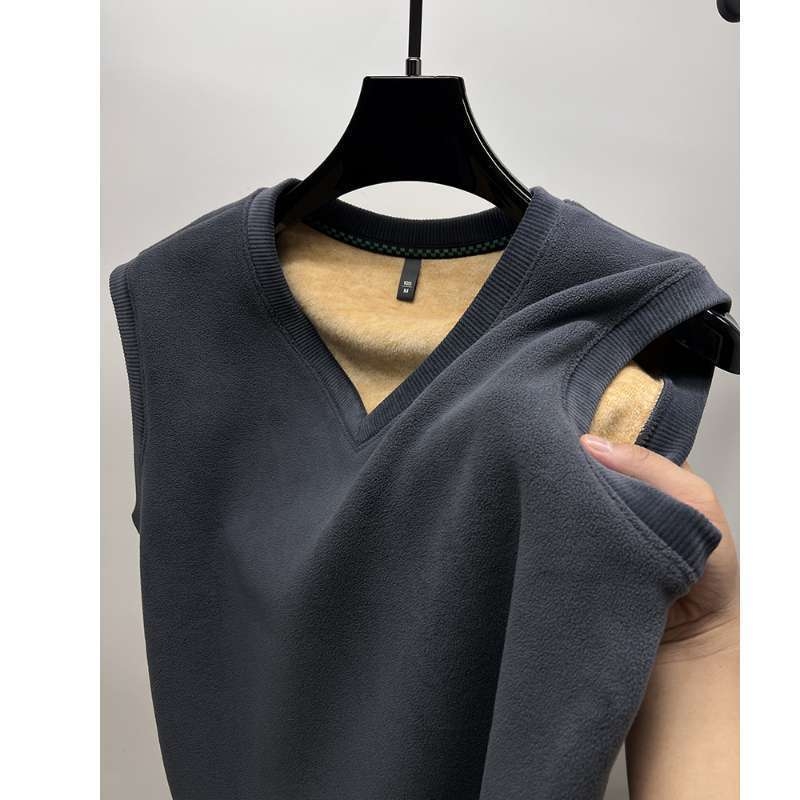 Kordurova vest s V-izrezom, prugasti uzorak, debela, slobodan kroj