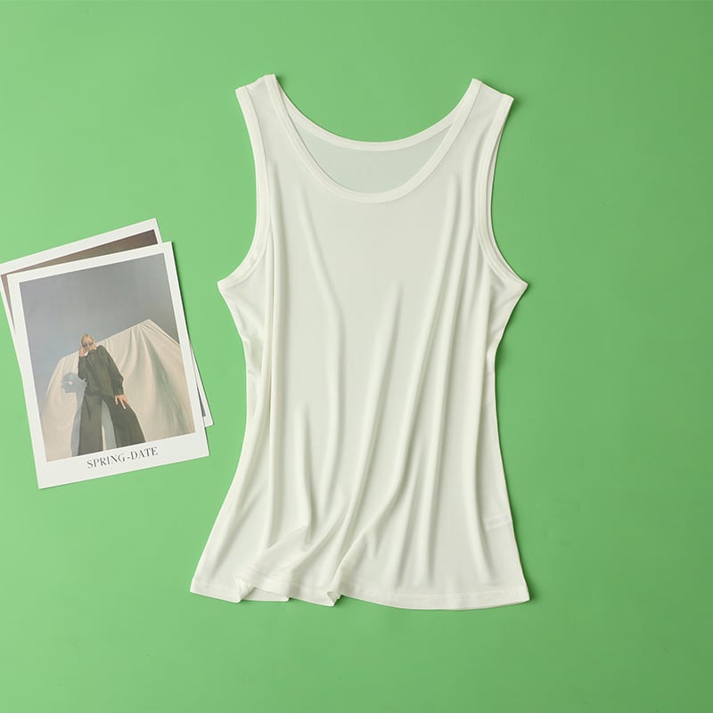 Vesta zo silkej hodvábnej priadze s širokými ramenami - 100% hodváb Mulberry, okrúhly výstrih, tenká látka 101–120 g/m2, leto 2024, ležérny štýl