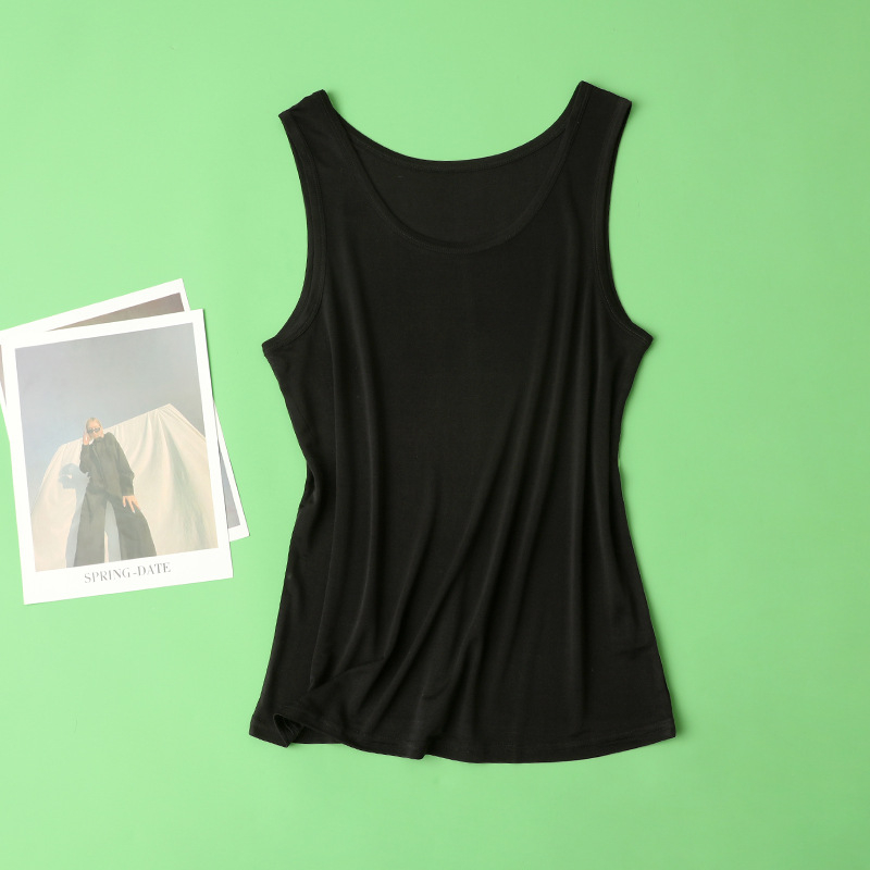 Vesta zo silkej hodvábnej priadze s širokými ramenami - 100% hodváb Mulberry, okrúhly výstrih, tenká látka 101–120 g/m2, leto 2024, ležérny štýl