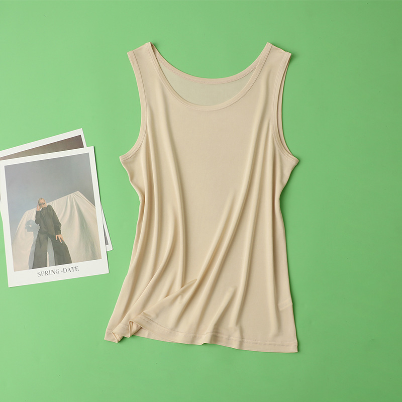 Vesta zo silkej hodvábnej priadze s širokými ramenami - 100% hodváb Mulberry, okrúhly výstrih, tenká látka 101–120 g/m2, leto 2024, ležérny štýl