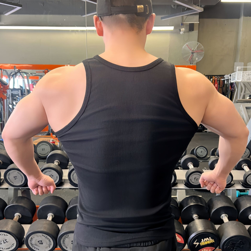 Pánske tielko z bavlny, okrúhly výstrih, hrubá látka 251–300 g/m², športový štýl, 100% bavlna