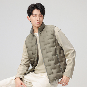 Pánska kačacie perie vesta s stojacim golierom, zipsom vpredu, bočné vrecká na zips, 76–80% kačacieho peria, 79–100 g výplne, polyesterová tkanina