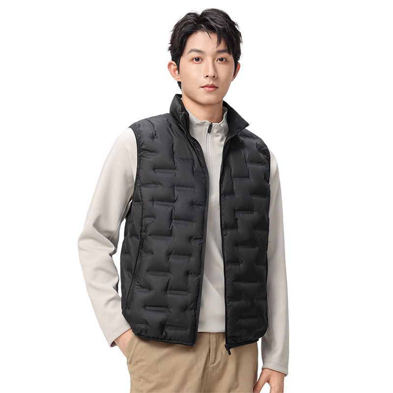 Pánska kačacie perie vesta s stojacim golierom, zipsom vpredu, bočné vrecká na zips, 76–80% kačacieho peria, 79–100 g výplne, polyesterová tkanina