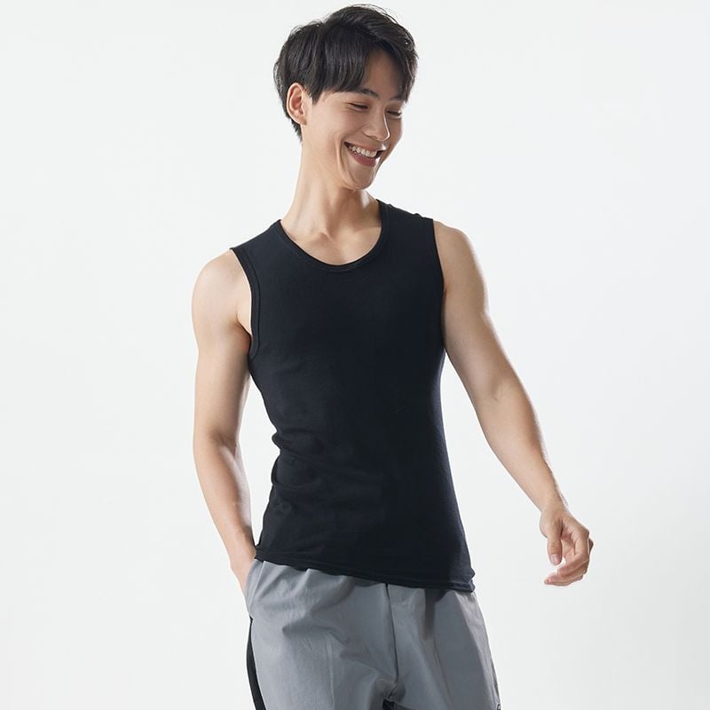 Pánska bavlnená vesta s širokými ramenami, bez rukávov, V-krk, voľnočasový štýl, 95–100% bavlna, gramáž tkaniny 181–200 g/m²