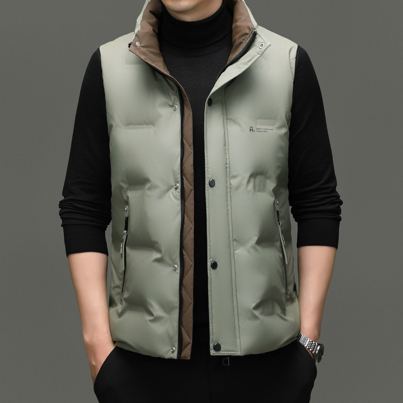 Pánska zimná vesta s páperím, stojací golier, zips vpredu, výplň bieleho kačacieho páperia 52%
