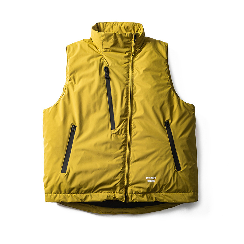 Zimná vesta z peria so stojacim golierom, výplň z kačacieho downu, voľný strih