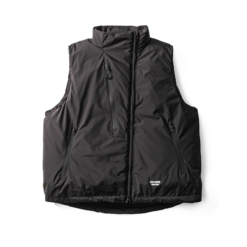 Zimná vesta z peria so stojacim golierom, výplň z kačacieho downu, voľný strih