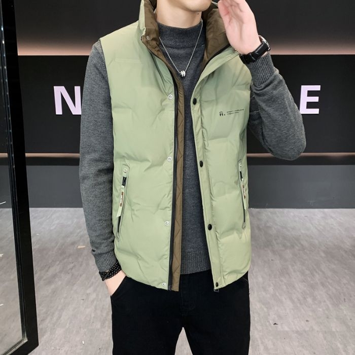 Pánska páperová vesta s stojacim golierom, výplň z bieleho kačacieho peria, plniaca sila 550, obsah peria 46-50%, bežná dĺžka