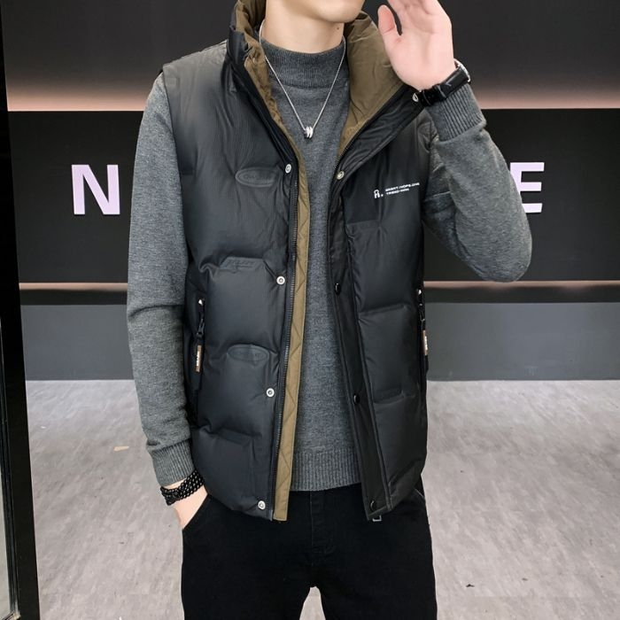 Pánska páperová vesta s stojacim golierom, výplň z bieleho kačacieho peria, plniaca sila 550, obsah peria 46-50%, bežná dĺžka