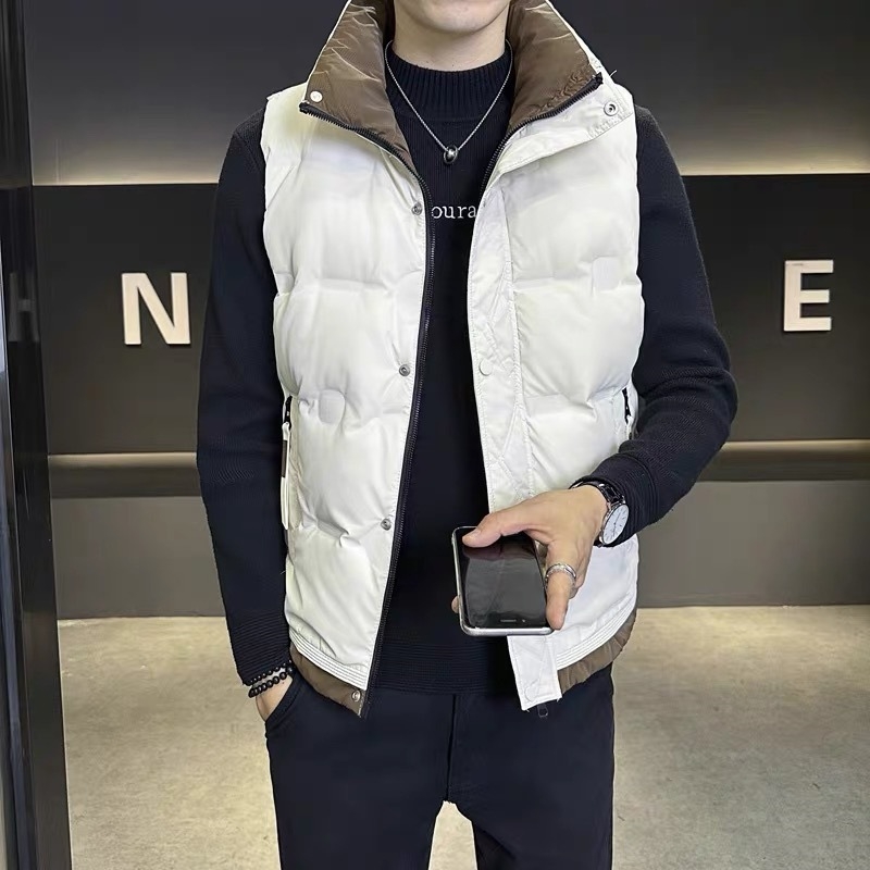 Pánska prešívaná vesta s perom na vonkajšie nosenie – stojací golier, zips, voľný strih, jeseň-zima, obsah peria 100%, výplň 100 g
