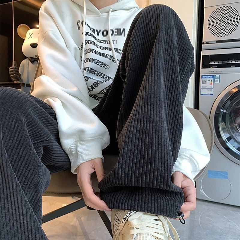 Pantaloni corduroi pentru bărbați – croială dreaptă, siluetă largă de tip wide-leg, talie medie-coborâtă, țesătură poliester