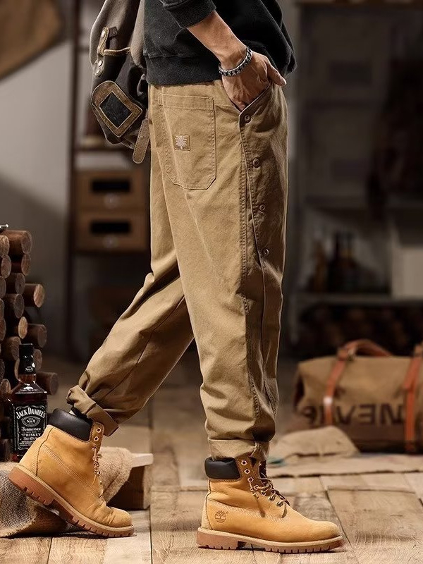 Munkaruházati casual nadrág férfiaknak, lazán szabott, hosszú, gombos zárás, poliészter keverék patchwork részletekkel