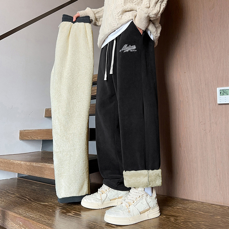 Pánske voľnočasové nohavice s fleecovou podšívkou, z polyesteru s 6% elastanom, voľný strih, stredný pás, pruhovaný vzor