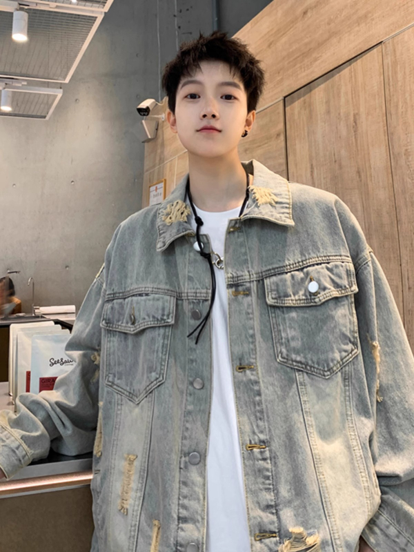 Geacă din denim pentru bărbați - uzată, croială lejeră, guler rever, închidere cu nasturi la un rând, buzunare laterale, bumbac 30-50%