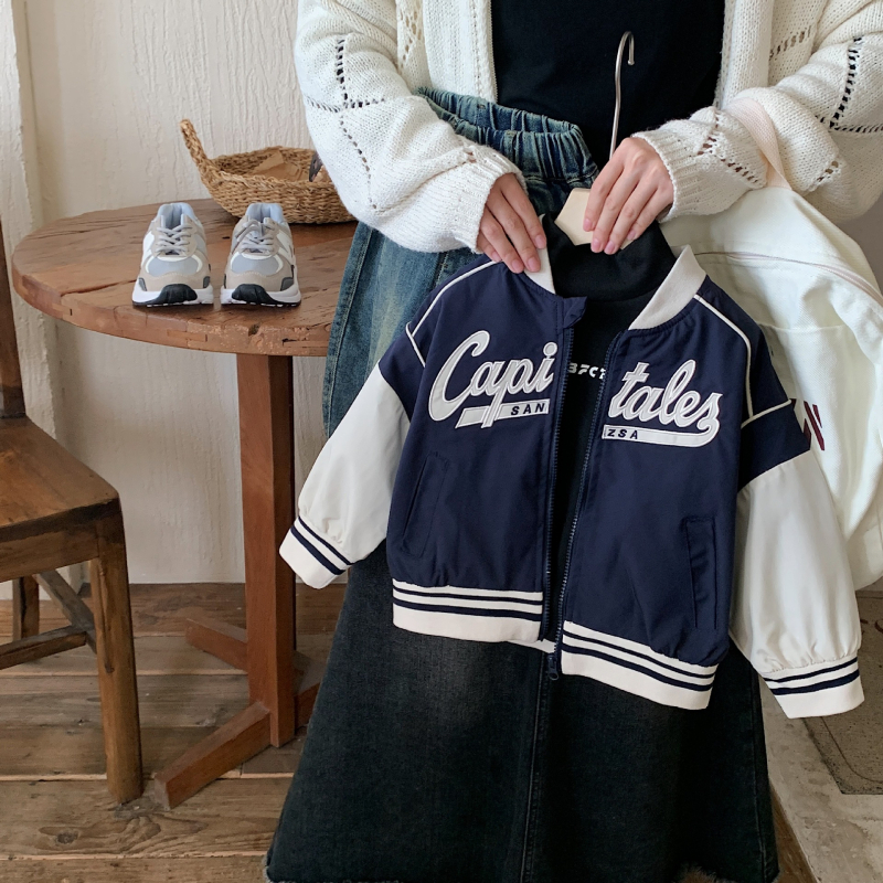 Detský jesenný kabát 2025, kórejský štýl, zips, okrúhly golier, dlhé rukávy, potlač s písmenami, bavlnená zmes s 90% polyesterom