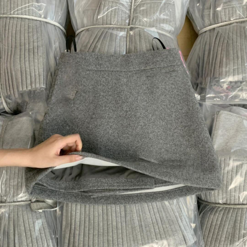 Kratka suknja od mješavine vune, elegantan stil, srednja elastičnost