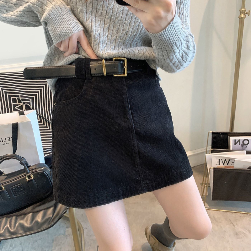 Sanlida ženska vunena kratka suknja s visokim strukom i A-krojem, blago proširena, proljeće 2025, šifra 794014140048, srednja elastičnost