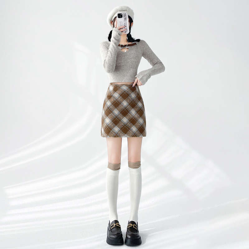 Vunena karirana wrap mini suknja, visokim strukom, A-linija, brušena tkanina, 50-70% polyester, <30% pamuk, zima 2025