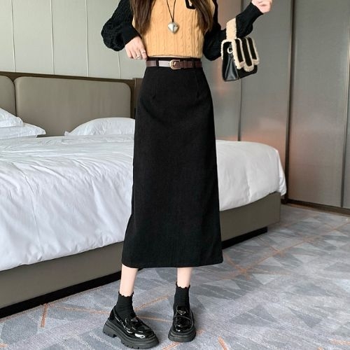 Dlhá sukňa corduroy–polyester zmesi, wrap strih, s rozparkom, elegantný pracovný štýl