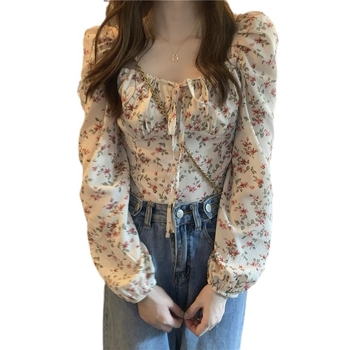 Πουκάμισο από σιφόν με φλοράλ μοτίβο, μακριά φουσκωτά μανίκια, τετράγωνος γιακάς, στυλ πουλόβερ, κανονική γραμμή, άνοιξη 2025