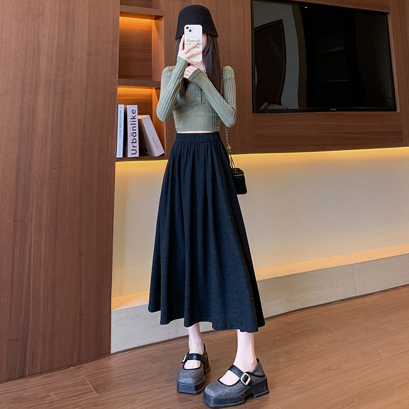 Midi sukňa s tvarom dáždnika – polyester s elastanom, pletená látka, mikroelastická, jeseň 2024