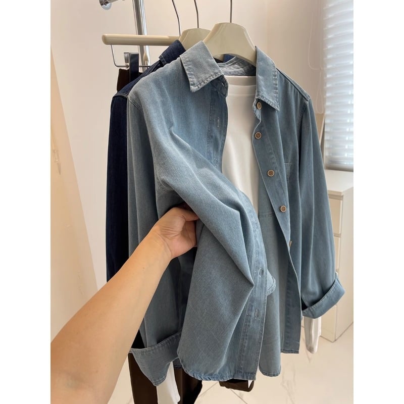 Ženska džins košulja s dugim rukavima, rever ovratnik, standardni kroj, duljina 50-65 cm, denim tkanina s 70-80% poliester