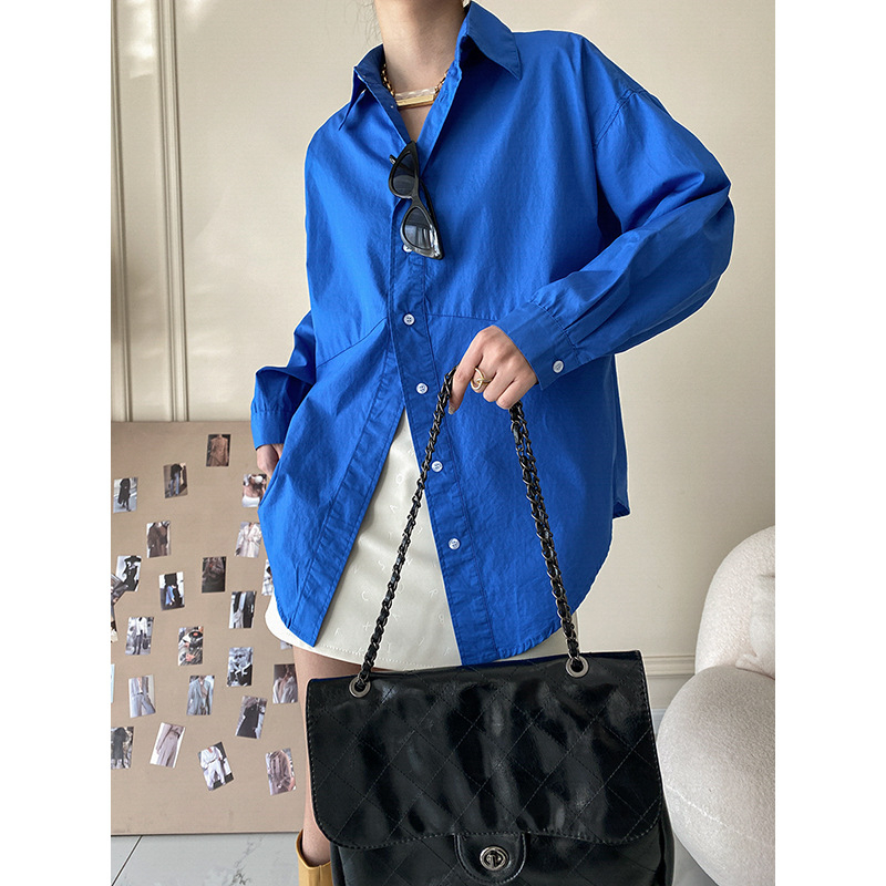 Памучна риза на райета с дълъг ръкав, лацкан-яка, права кройка за слоево облекло (есен 2025)