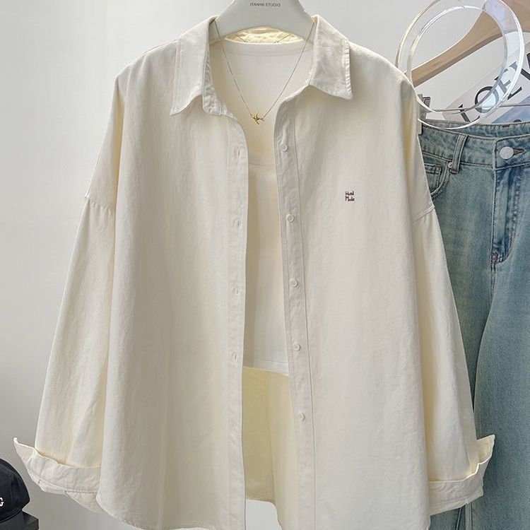 Дамска риза: полиестер, едноцветен модел, поло яка, дълъг ръкав, свободна кройка