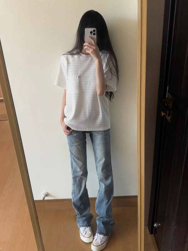 Pánske džínsy s vysokým pásom, rovným strihom s jemným rozšírením, bavlnený dením na jar a jeseň