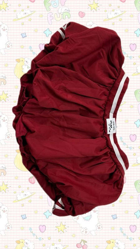 Тениска с презрамки, дълги ръкави, стеснен силует, принт с букви/цифри, полуприлегаща яка